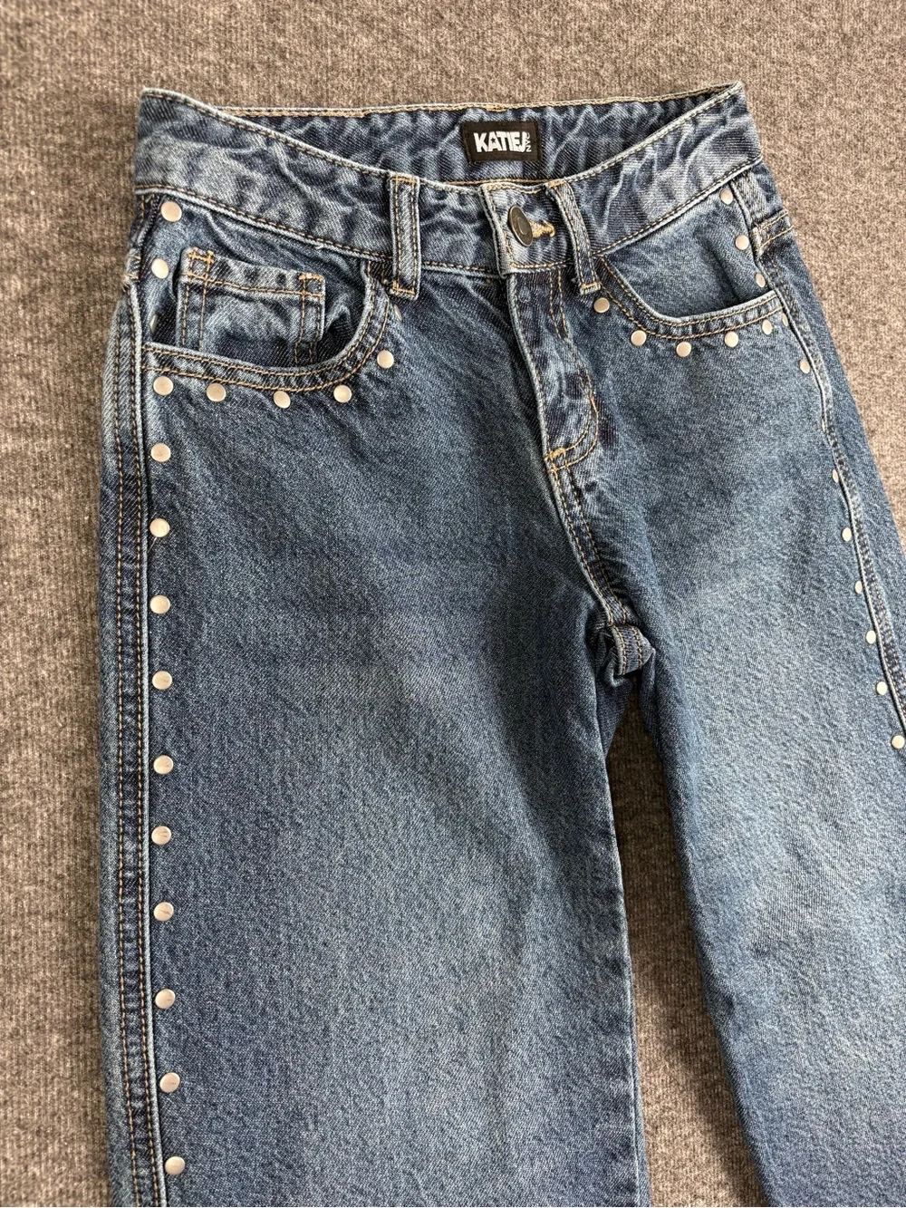 KatieJ NYC Girls 10 Metal Stud Accent Wide Leg Straight Jeans Y2K Streewear